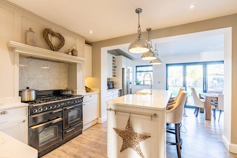 3 bedroom semi-detached house for sale, Cavan Drive, Hertfordshire AL3