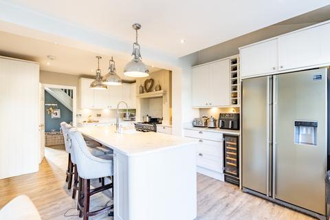 3 bedroom semi-detached house for sale, Cavan Drive, Hertfordshire AL3