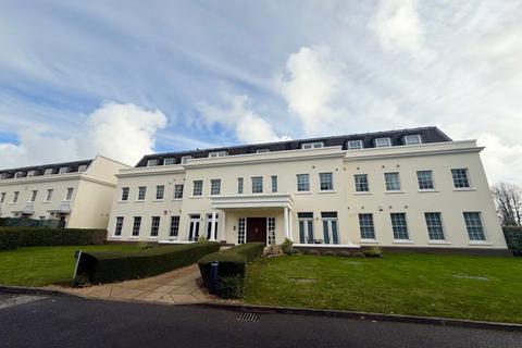 3 bedroom flat to rent, Norfolk Wing, Tortington Manor