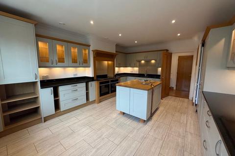 3 bedroom flat to rent, Norfolk Wing, Tortington Manor