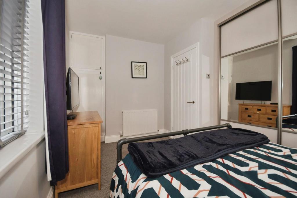 BED 1 03.jpg