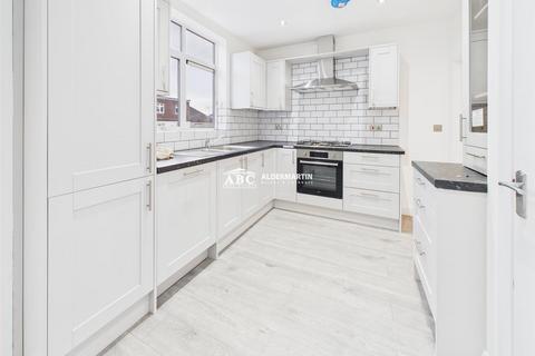 3 bedroom house to rent, Dollis Hill Avenue, London