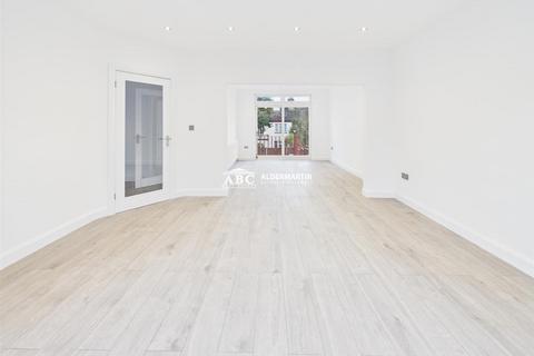 3 bedroom house to rent, Dollis Hill Avenue, London