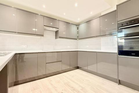 3 bedroom terraced house to rent, Factory Row, St. Helens