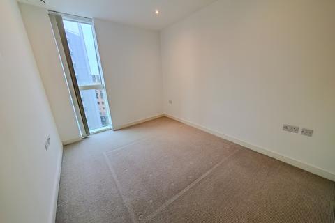 1 bedroom apartment to rent, Saffron Central Square, London CR0