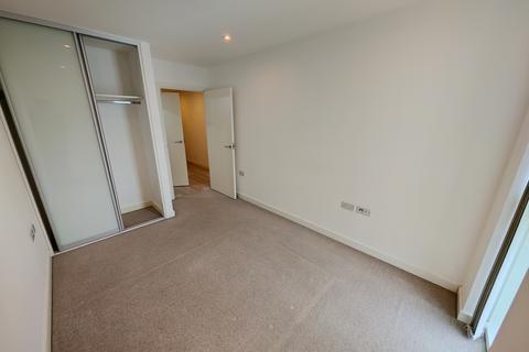 1 bedroom apartment to rent, Saffron Central Square, London CR0