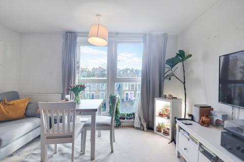 1 bedroom apartment for sale, at Brooklands Court, 460 Wandsworth Road, London SW8