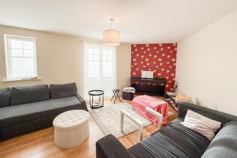 2 bedroom flat for sale, 17 Sanderson Villas, St James Village, Gateshead, NE8