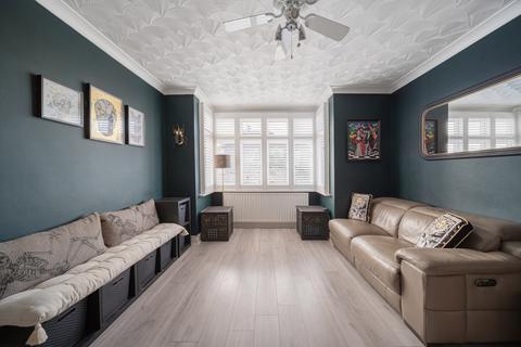 3 bedroom semi-detached house for sale, Hillside Avenue, Gravesend DA12