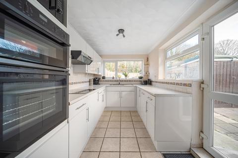 3 bedroom semi-detached house for sale, Hillside Avenue, Gravesend DA12