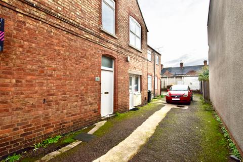 2 bedroom flat to rent, First Floor Flat, Healey Street, Wigston, Leicestershire