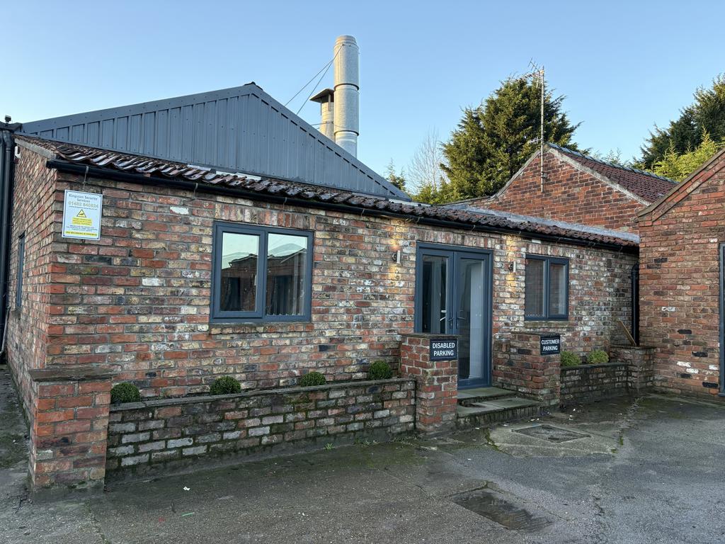 Commercial Unit To Let