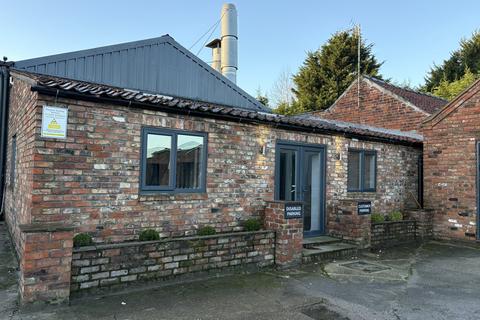 Property to rent - The Old Joiners Shop, Brandesburton