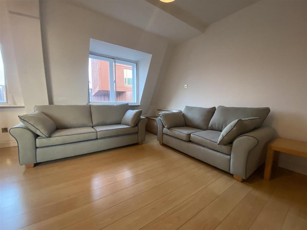 Livingroom (5).jpeg