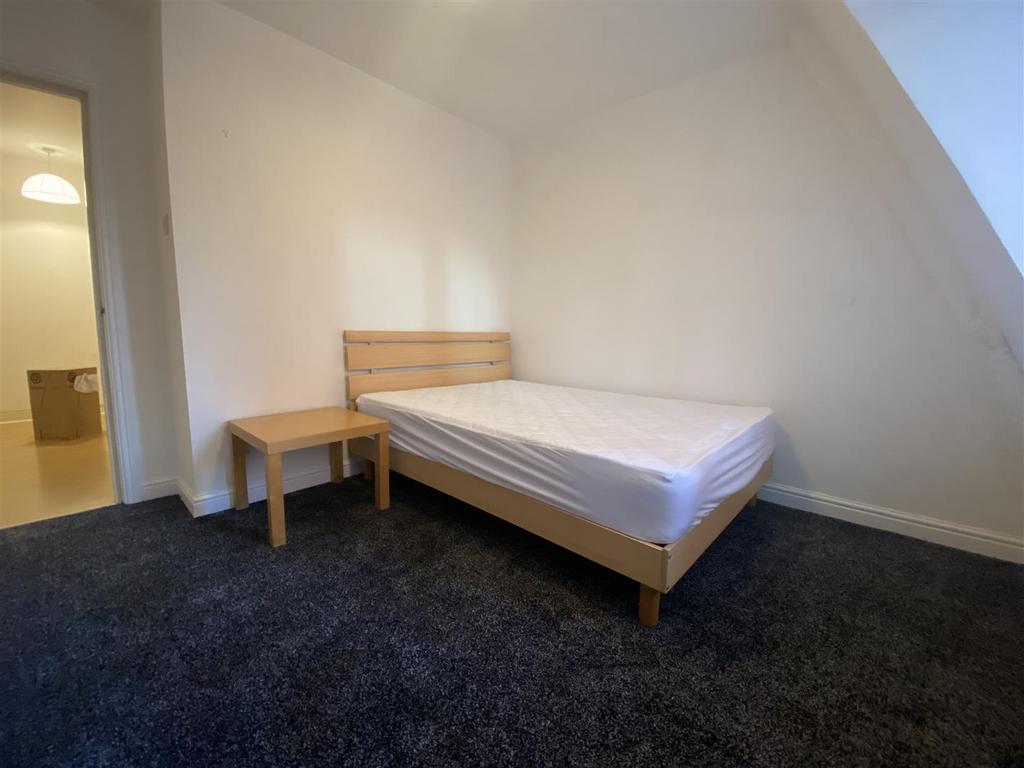 1st Bedroom (2).jpeg