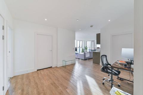 3 bedroom flat for sale, Compton House, Woolwich Riverside, London, SE18