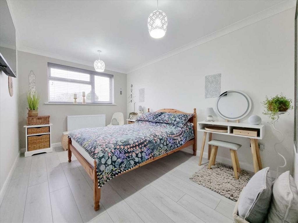 Bedroom 2: