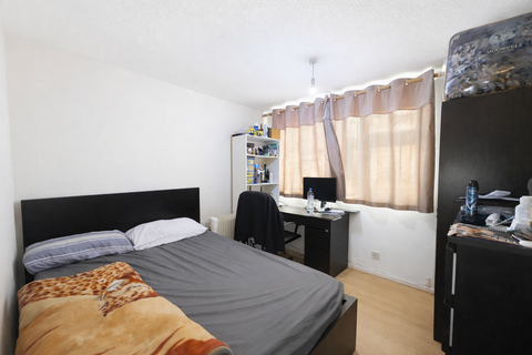 2 bedroom flat to rent, Church Road, Ilford IG2