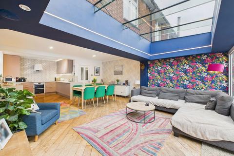 5 bedroom semi-detached house for sale, Douglas Avenue, Worthing, BN11