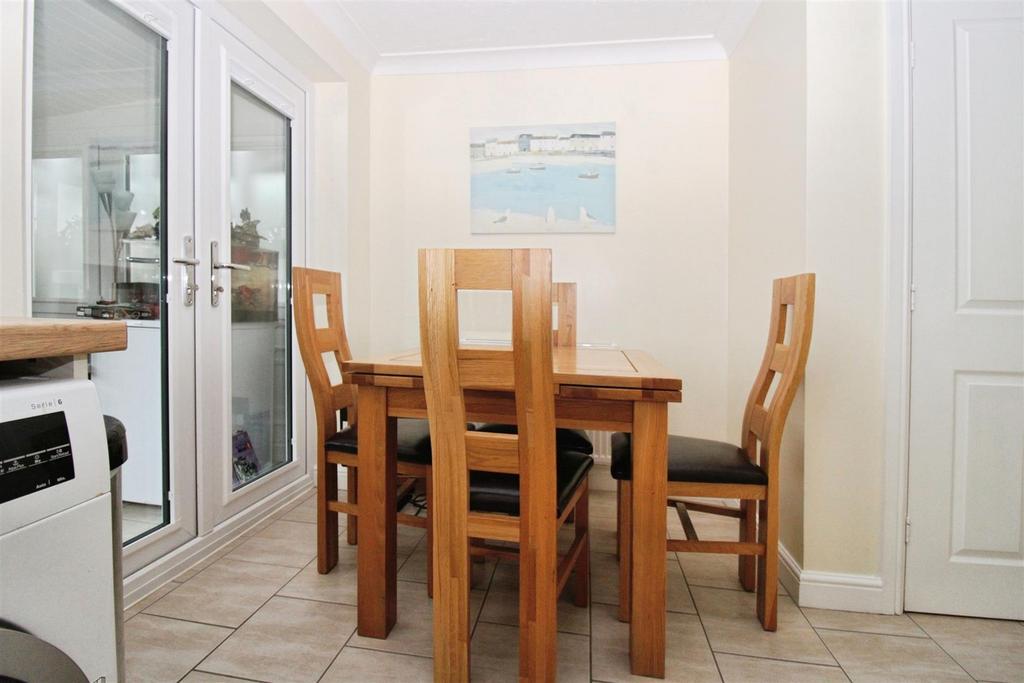Fitted Dining Kitchen
