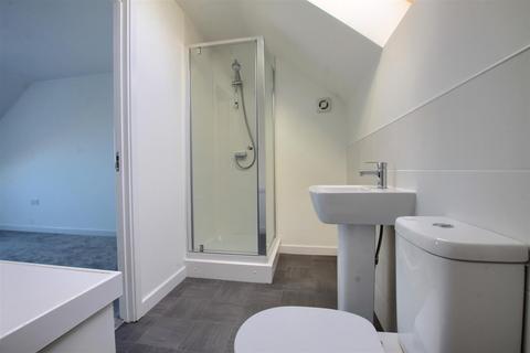 3 bedroom terraced house to rent, Barnett Road, Norton