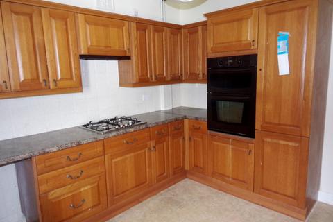 4 bedroom detached house to rent, The Crescent, Slough SL1