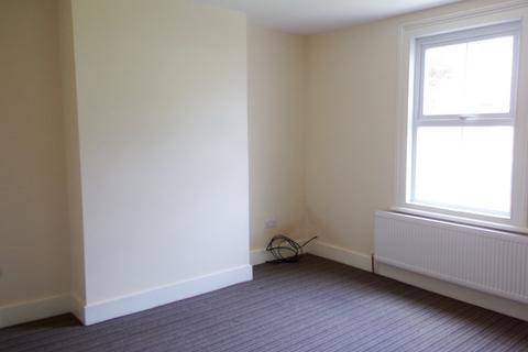 4 bedroom detached house to rent, The Crescent, Slough SL1