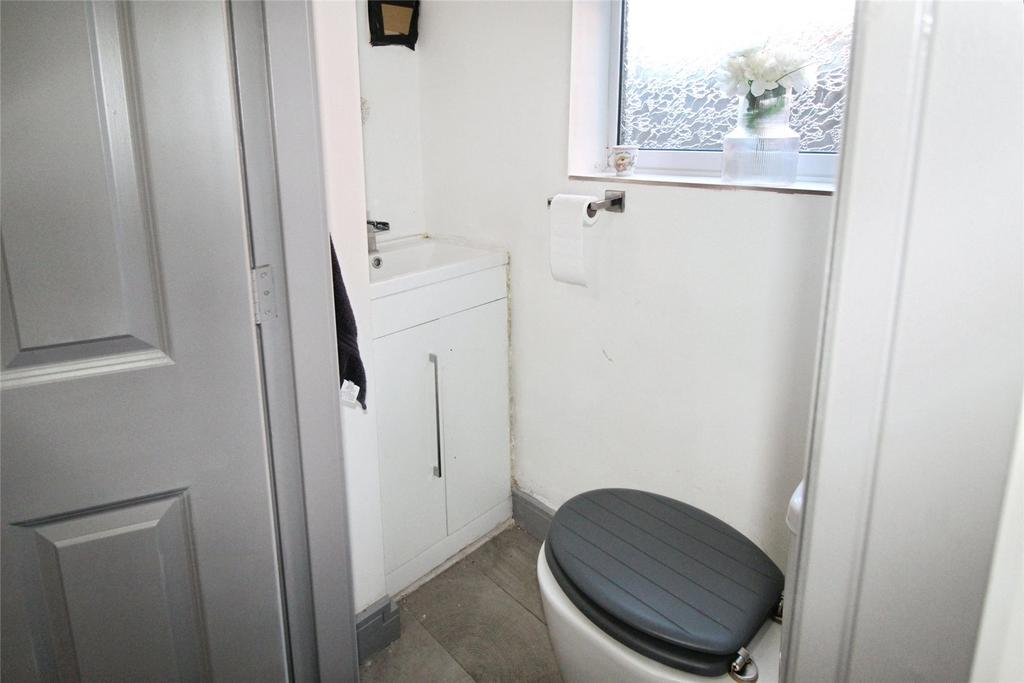 Cloakroom W/C