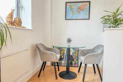 2 bedroom apartment to rent, Velocity West, 5 City Walk, Leeds, LS11 9BG