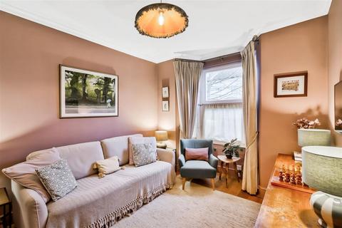 2 bedroom terraced house for sale, Huddlestone Road, Forest Gate
