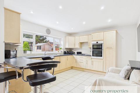undefined, London Road, Welwyn, AL6