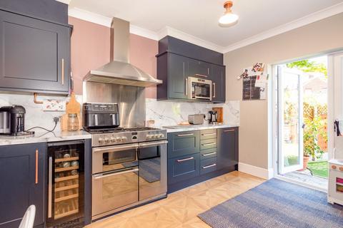 4 bedroom terraced house for sale, Railway Road, Urmston, Manchester, M41