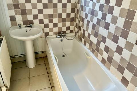 undefined, Bargate, Grimsby, DN34