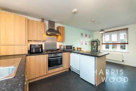 3 bedroom end of terrace house for sale, Hooper Avenue, Colchester, Essex, CO2