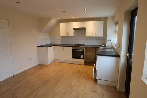 3 bedroom end of terrace house to rent, Lindisfarne Road, Middlesbrough TS3