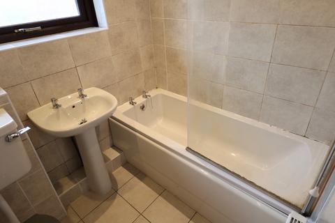 3 bedroom end of terrace house to rent, Lindisfarne Road, Middlesbrough TS3