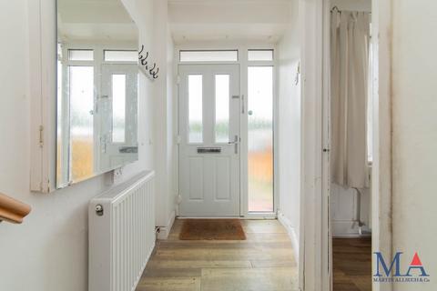 4 bedroom terraced house to rent, Theobald Street, Borehamwood