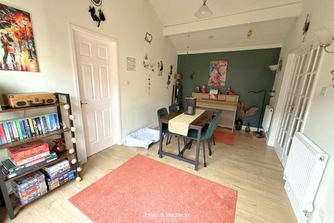 3 bedroom detached bungalow for sale, Llys Sion, Rhyl
