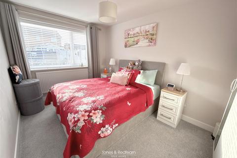 3 bedroom detached bungalow for sale, Llys Sion, Rhyl