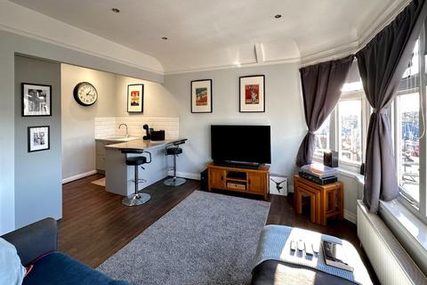 1 bedroom flat for sale, Lansdowne House, 6 Plymouth Road, Penarth