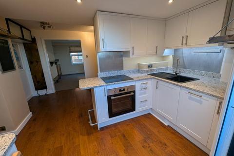 3 bedroom maisonette to rent, High Street, Cowes, Isle of Wight