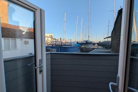 3 bedroom maisonette to rent, High Street, Cowes, Isle of Wight