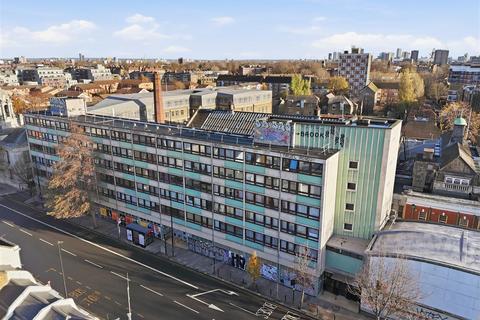 1 bedroom flat for sale, Cambridge Heath Road, London