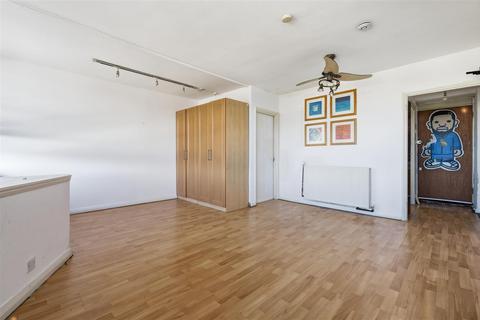 1 bedroom flat for sale, Cambridge Heath Road, London