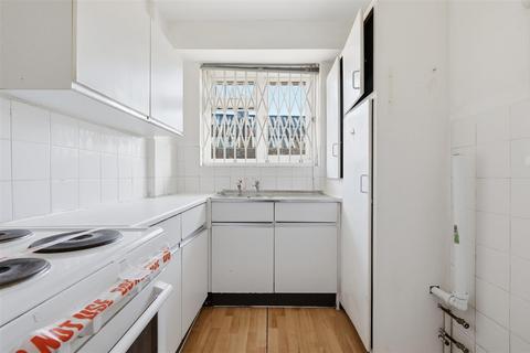 1 bedroom flat for sale, Cambridge Heath Road, London