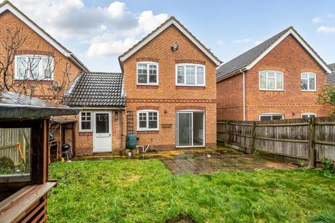 Holly Drive,  Aylesbury,  HP21