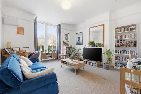1 bedroom flat for sale, Wellington Road, Wanstead