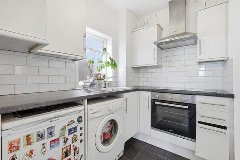 1 bedroom flat for sale, Wellington Road, Wanstead