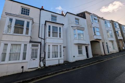 2 bedroom apartment to rent, Nelson Street, Ryde, Isle of Wight