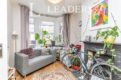 3 bedroom terraced house to rent, Beaconsfield Road, CR0